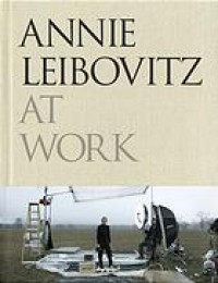 Image of Annie Leibovitz at work